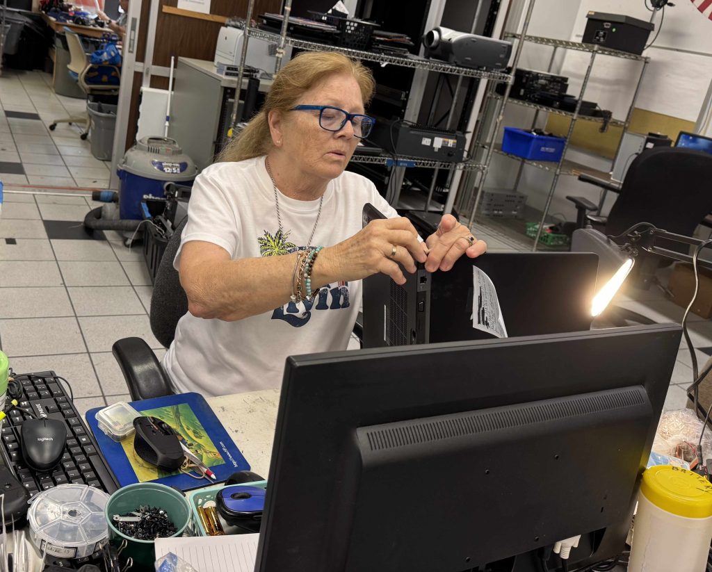 Vera refurbishing laptop pc